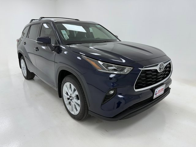 New 2026 Toyota Highlander Limited image 2