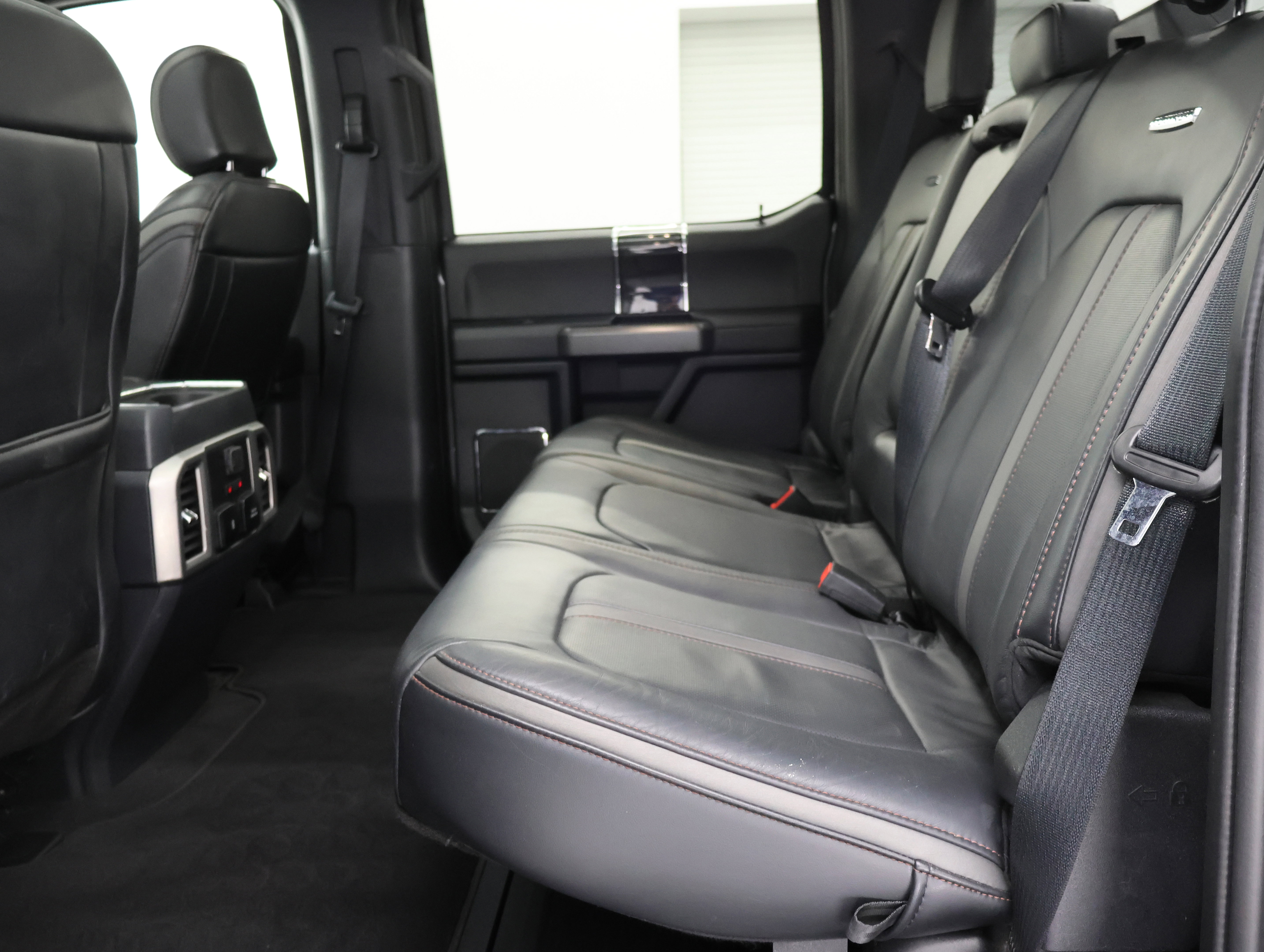 Used 2022 Ford F350 Platinum AWD/4WD image 8