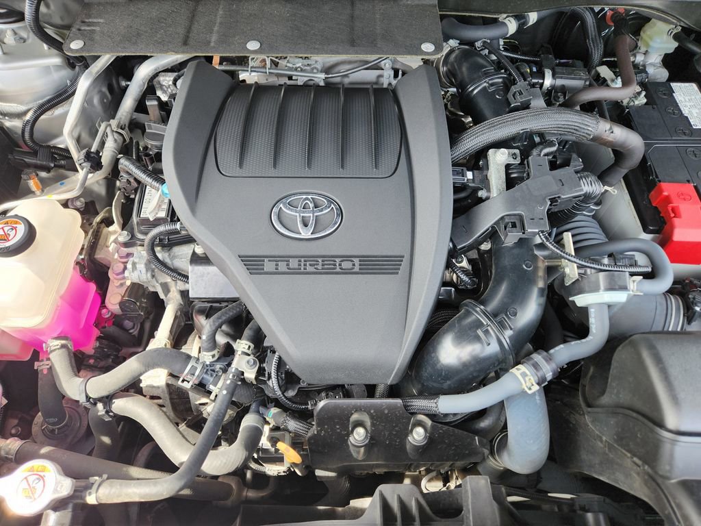 Used 2023 Toyota Highlander LE AWD/4WD image 9