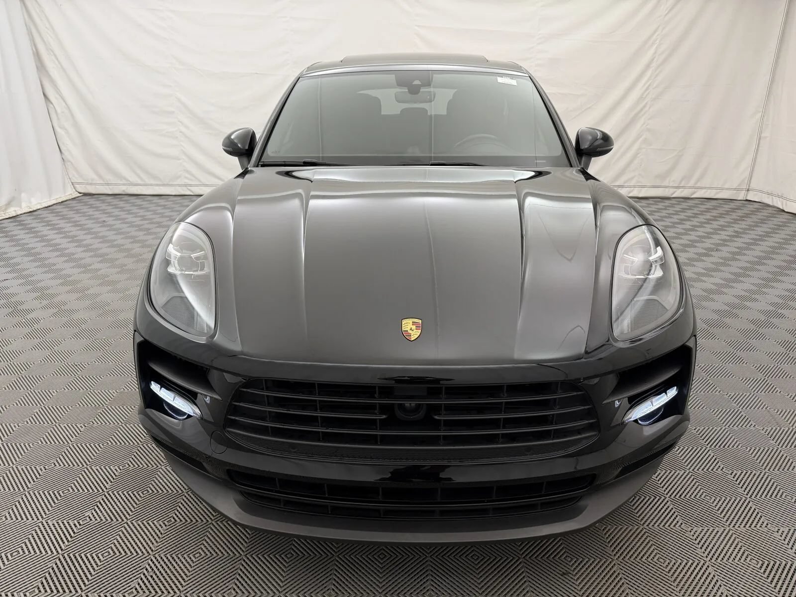 Used 2020 Porsche Macan S AWD/4WD image 3