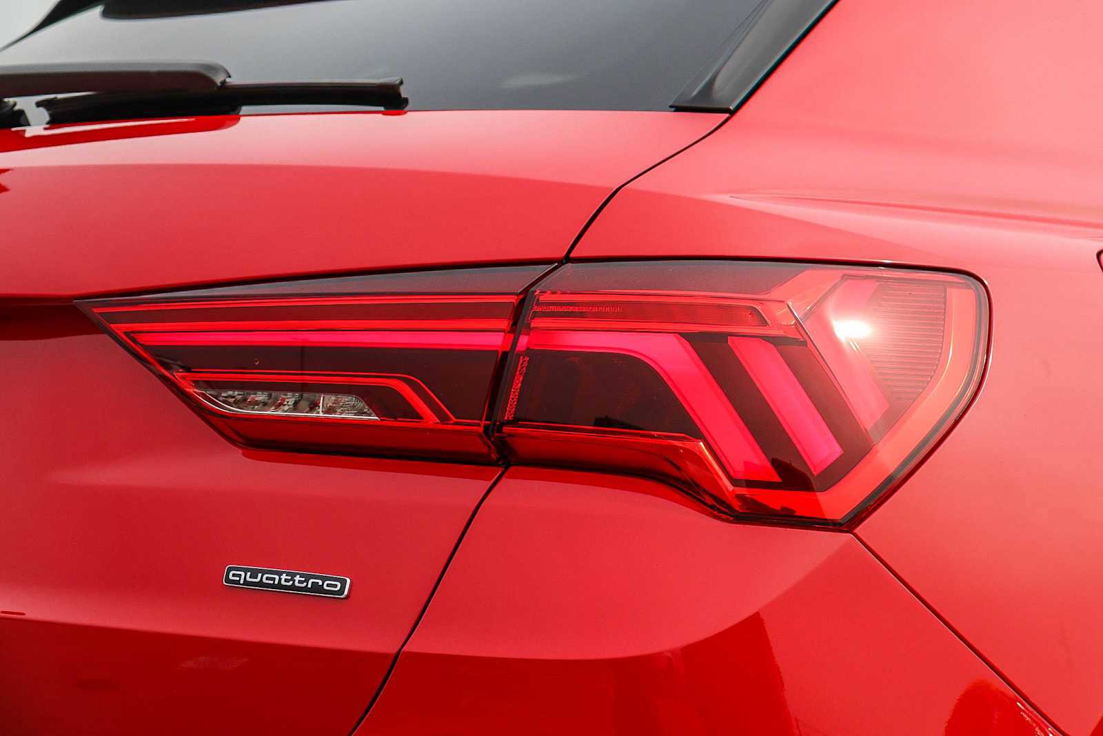 New 2025 Audi Q3 2.0T Premium image 9