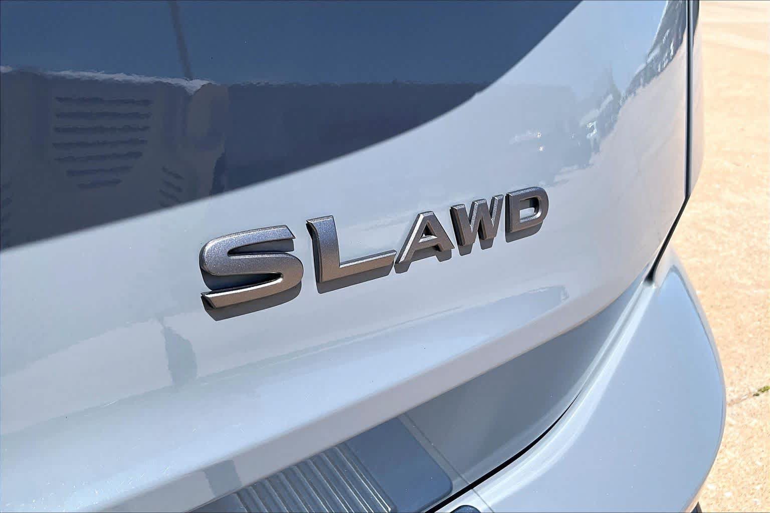 Certified 2025 Nissan Rogue SL AWD/4WD image 9
