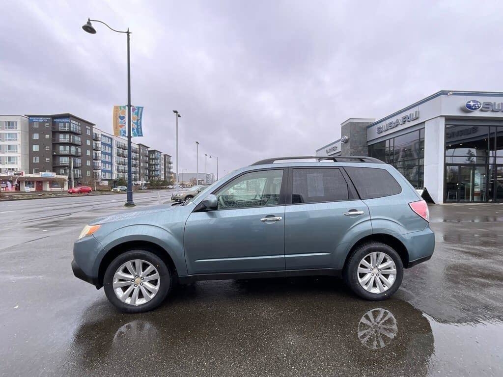 Used 2012 Subaru Forester 2.5X Premium w/ All-Weather Pkg image 5