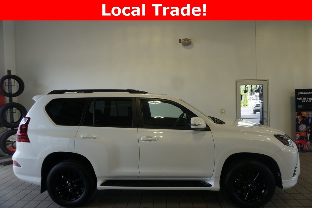 Used 2022 Lexus GX 460 w/ Black Line Special Edition image 2