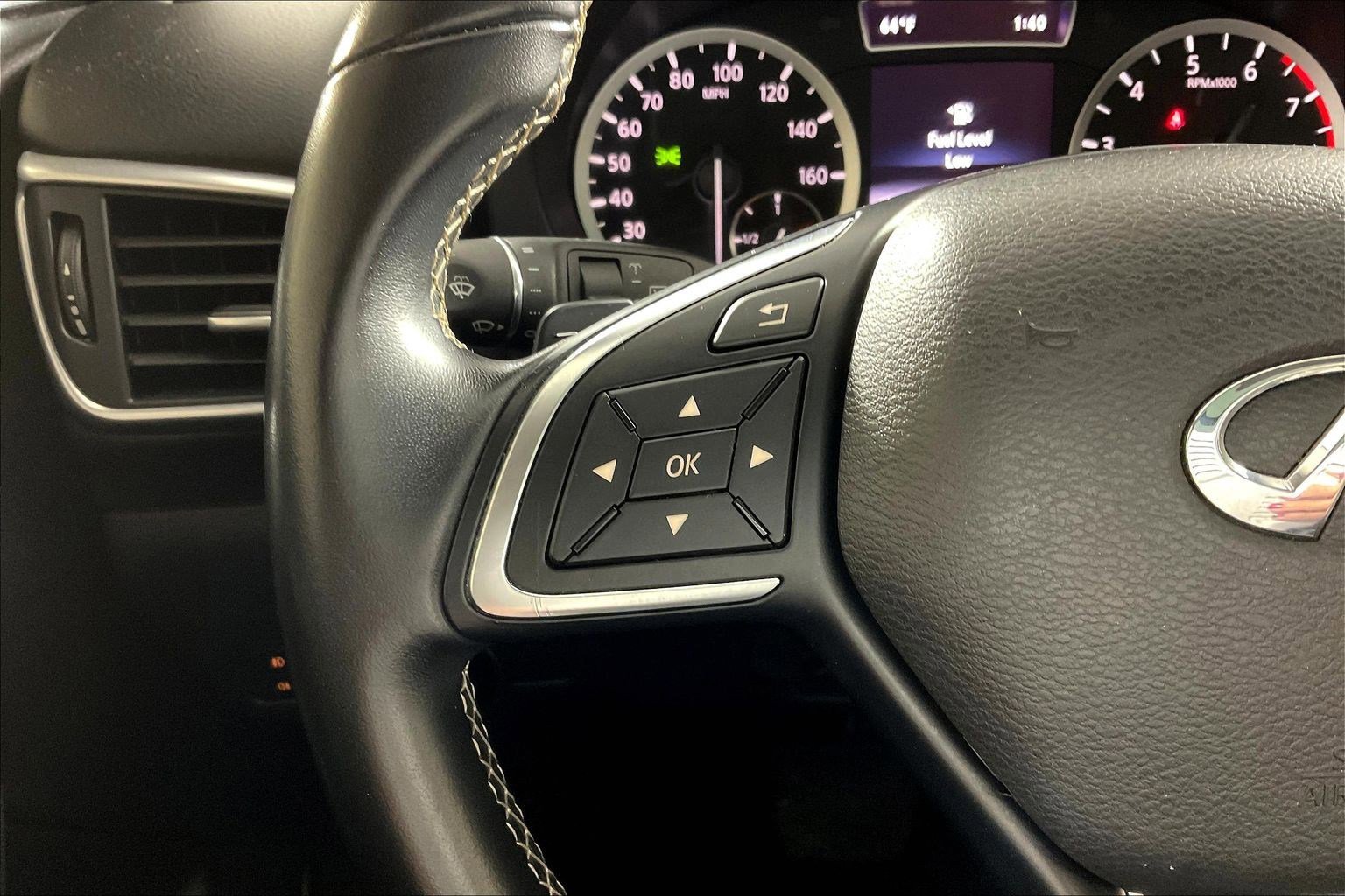 Used 2019 INFINITI QX30 image 11