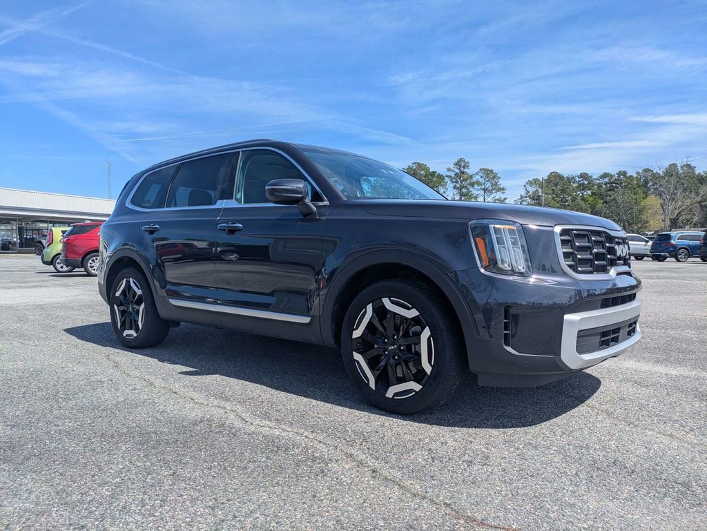 Used 2025 Kia Telluride S image 2