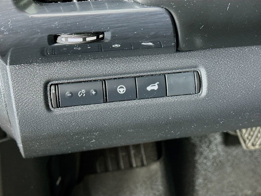 Used 2023 Nissan Pathfinder SL AWD/4WD image 15