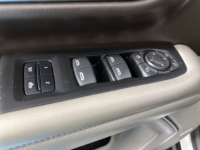 Used 2021 GMC Yukon SLT w/ SLT Luxury Plus Package AWD/4WD image 24