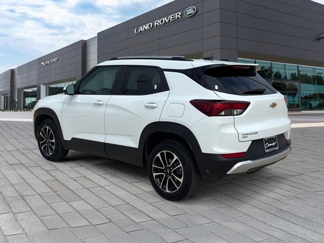 Used 2025 Chevrolet TrailBlazer LT AWD/4WD image 3