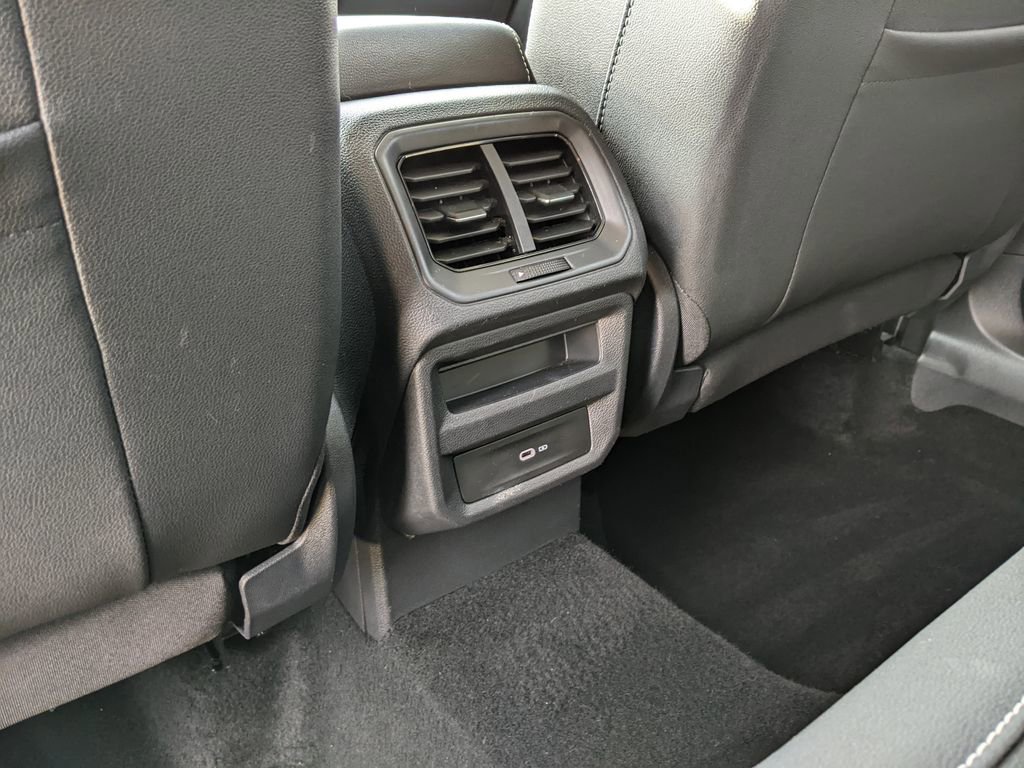 Certified 2023 Volkswagen Taos SE image 23