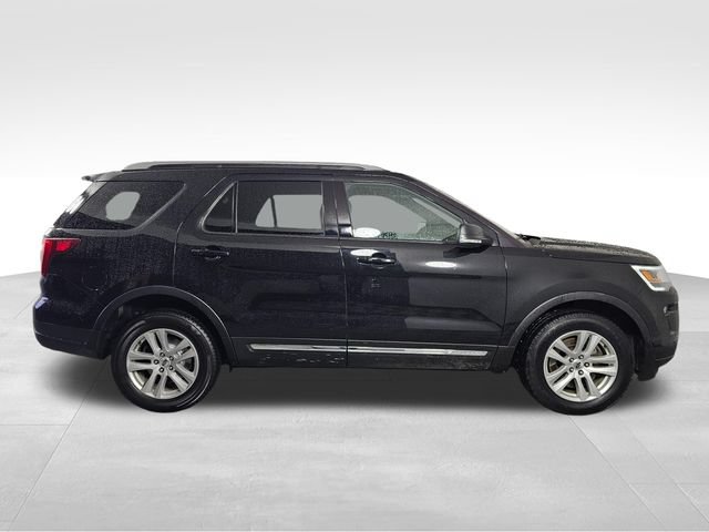Used 2019 Ford Explorer XLT w/ Equipment Group 201A AWD/4WD image 8