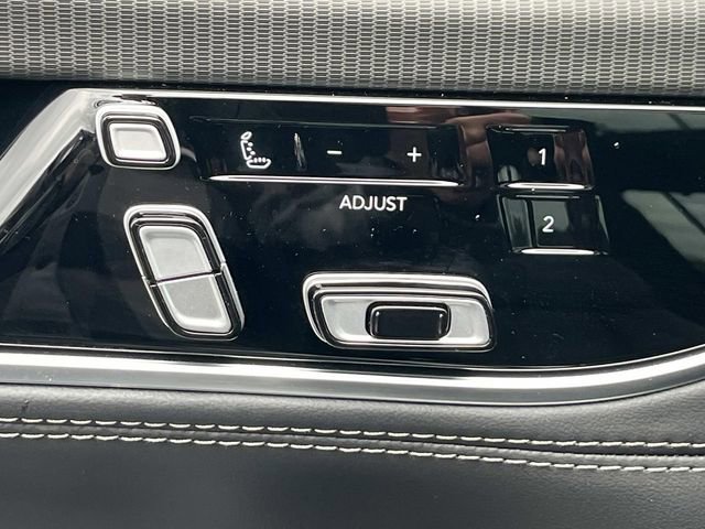 New 2026 Jeep Grand Wagoneer Summit w/ Premium Group III image 24