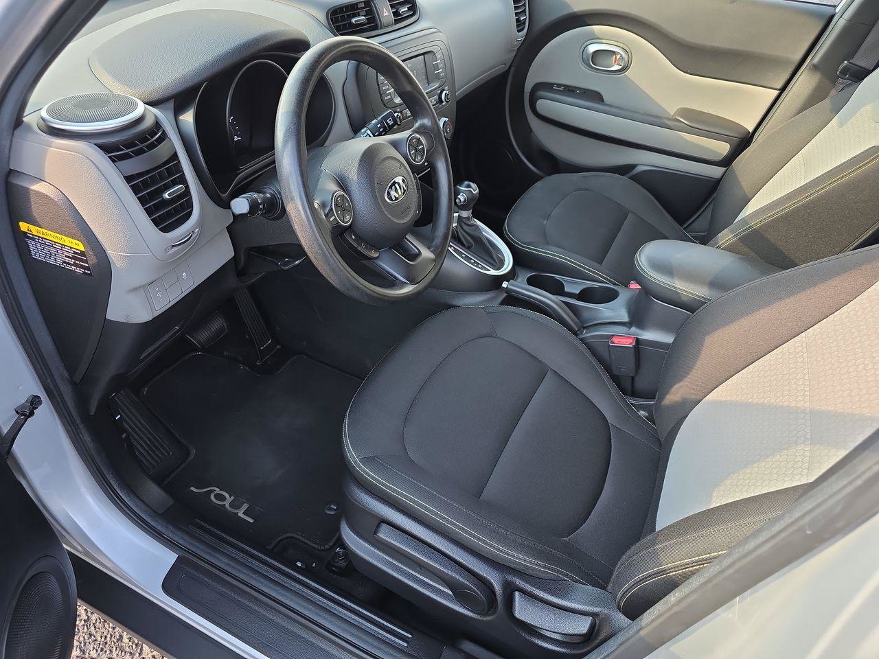 Used 2016 Kia Soul + FWD image 4