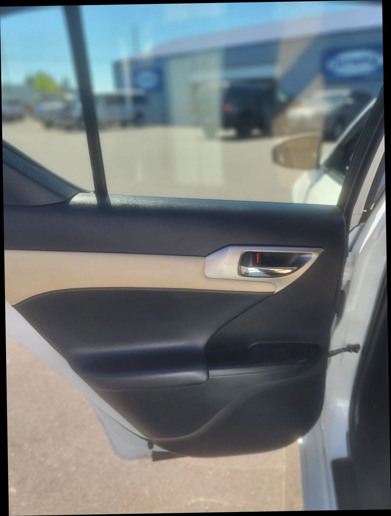 Used 2014 Lexus CT 200h FWD image 26