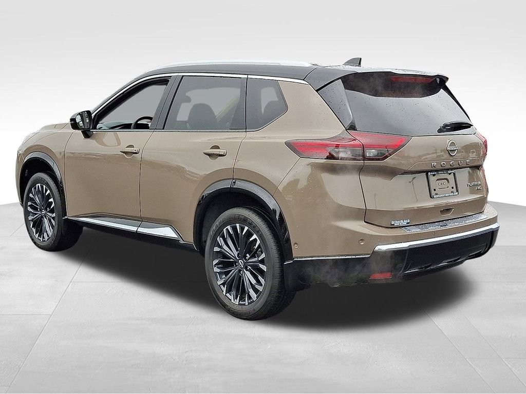 Used 2024 Nissan Rogue Platinum image 4