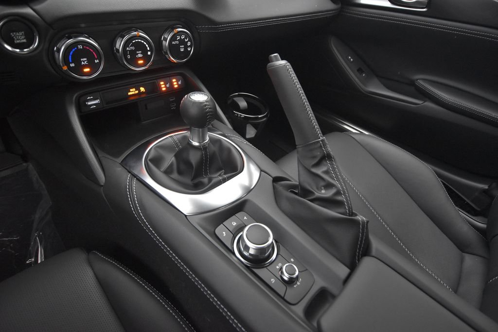 New 2026 MAZDA MX-5 Miata RF Grand Touring w/ Appearance Package RWD image 34