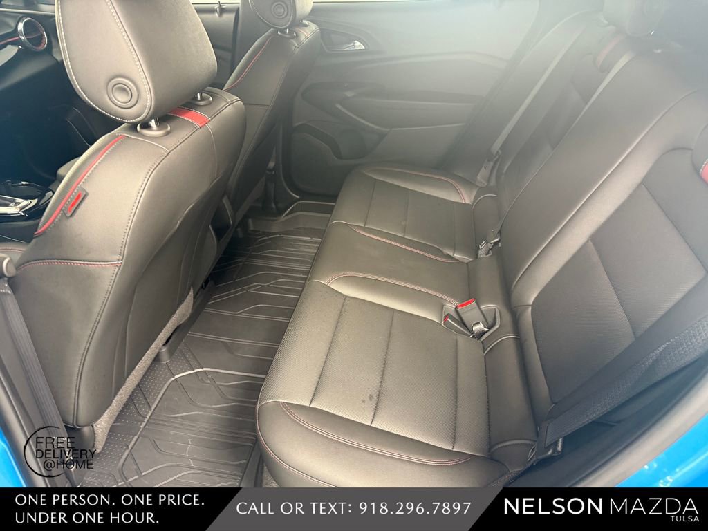 Used 2025 Chevrolet Trax RS w/ Driver Confidence Package image 32