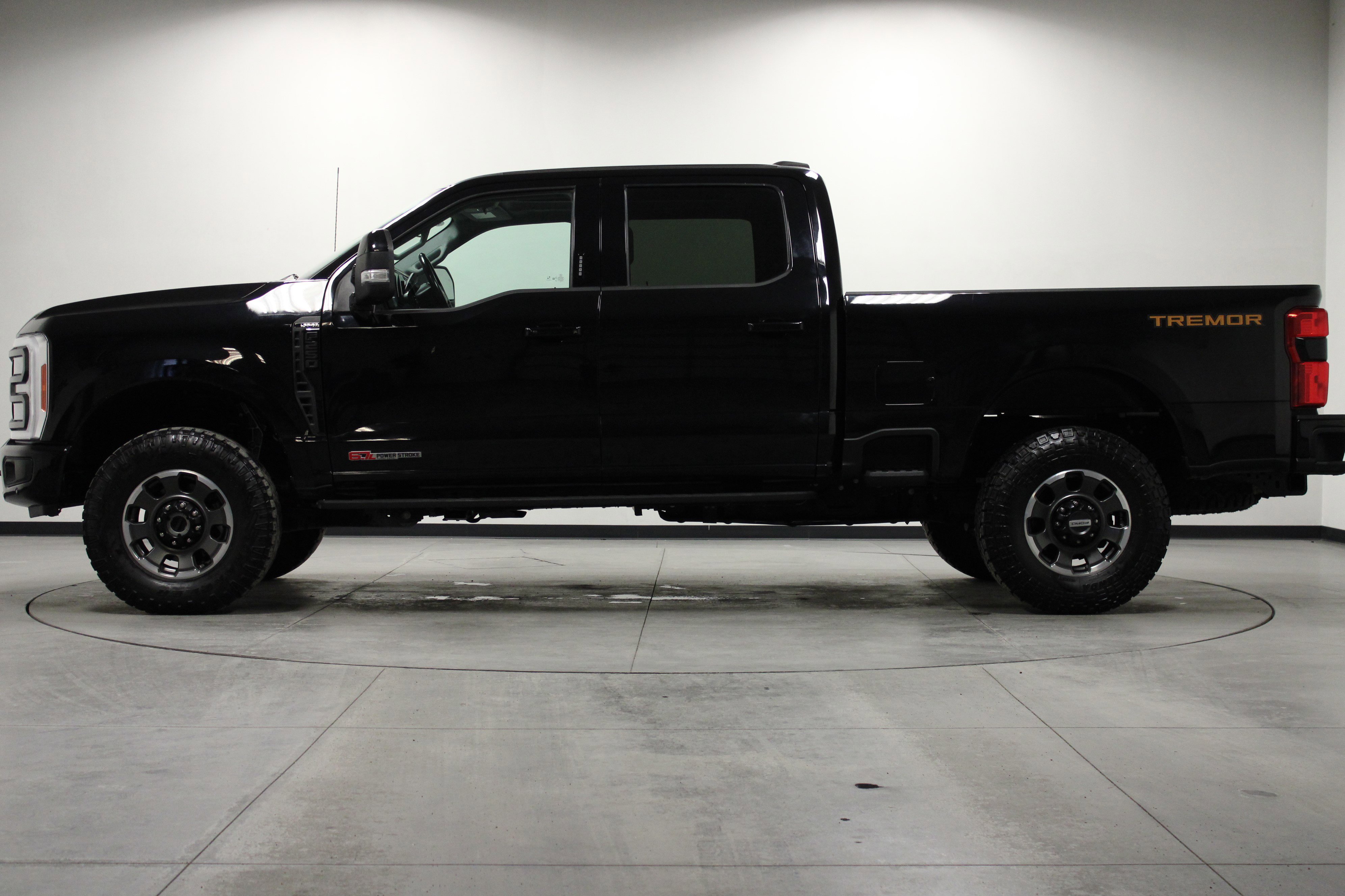 Used 2023 Ford F250 Lariat w/ Lariat Ultimate Package image 7