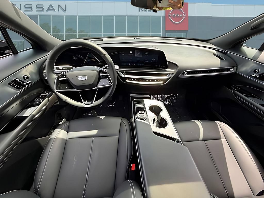 Used 2024 Cadillac Lyriq Tech w/ LPO, Floor Liner Package RWD image 7