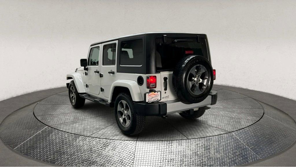Used 2018 Jeep Wrangler Unlimited Sahara w/ Connectivity Group image 5