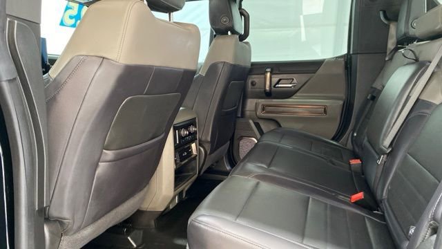 Used 2025 GMC Hummer EV 2X image 16
