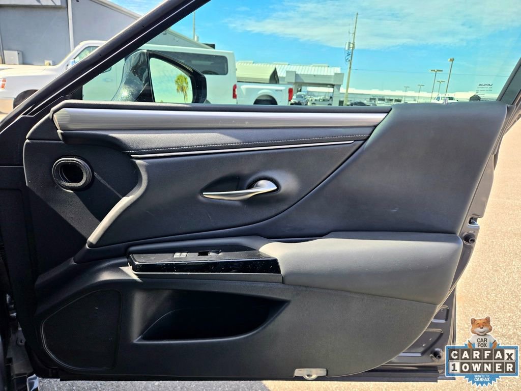 Used 2022 Lexus ES 300h F Sport w/ Accessory Package 2 image 51