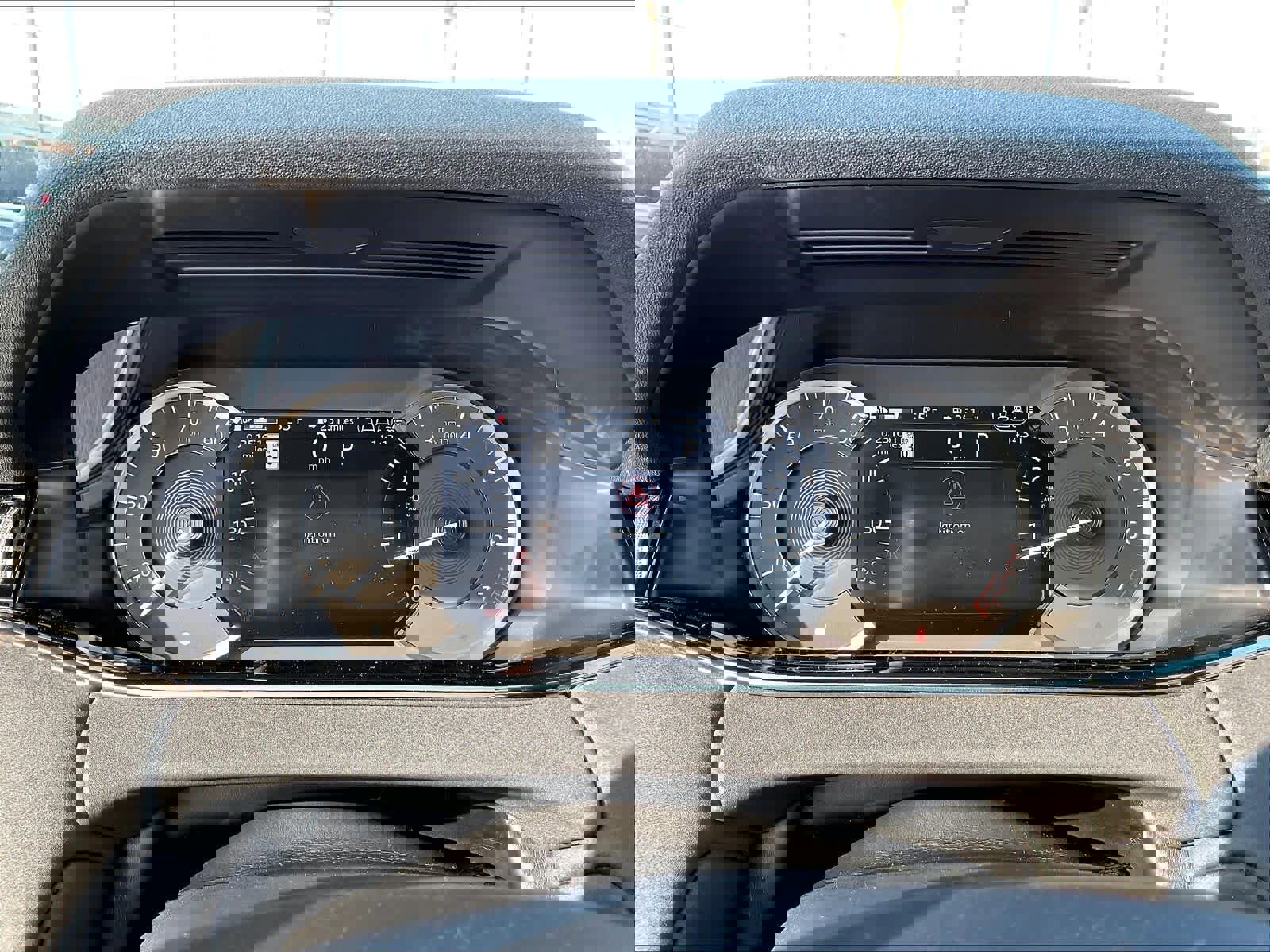 Used 2023 Land Rover Range Rover Evoque R-Dynamic SE image 22