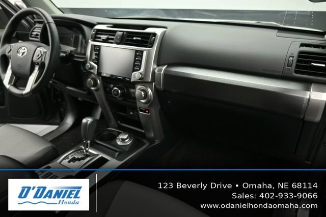 Used 2022 Toyota 4Runner SR5 Premium w/ Moonroof Package AWD/4WD image 43