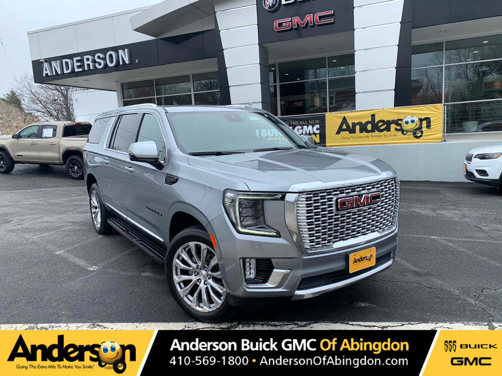 Used 2024 GMC Yukon XL Denali image 1