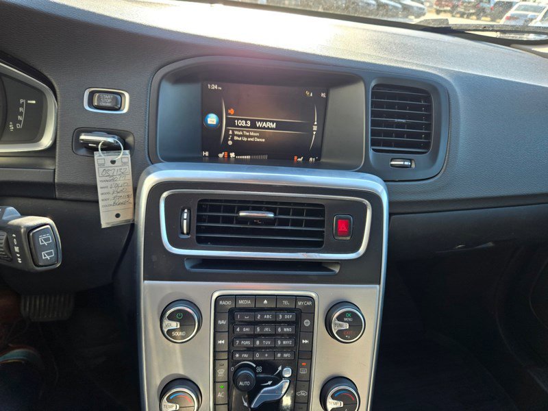 Used 2017 Volvo V60 T5 Cross Country w/ Convenience Package image 15