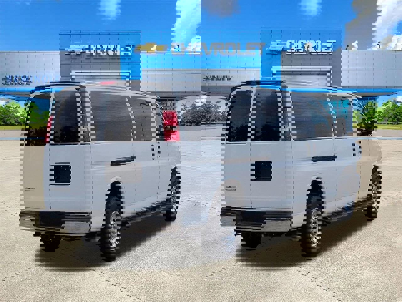 Used 2019 Chevrolet Express 3500 LT w/ LT Preferred Equipment Group image 4