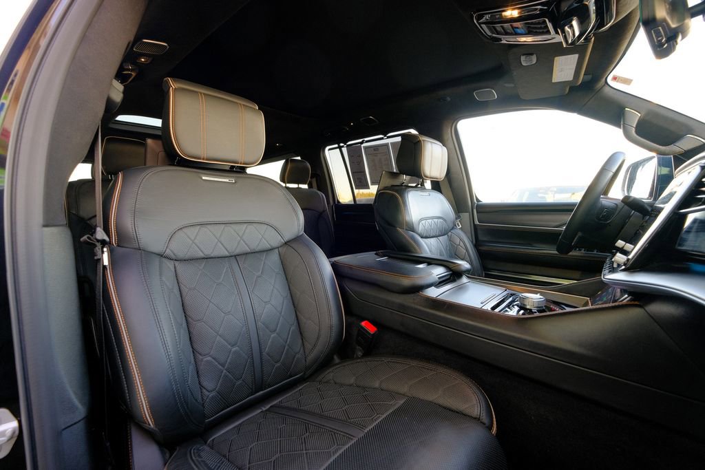 Used 2023 Jeep Grand Wagoneer L Series III w/ Rear Seat Video Group 1 image 17