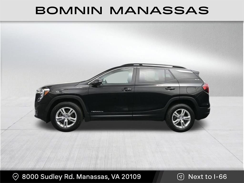 Used 2023 GMC Terrain SLE w/ Driver Convenience Package AWD/4WD image 2