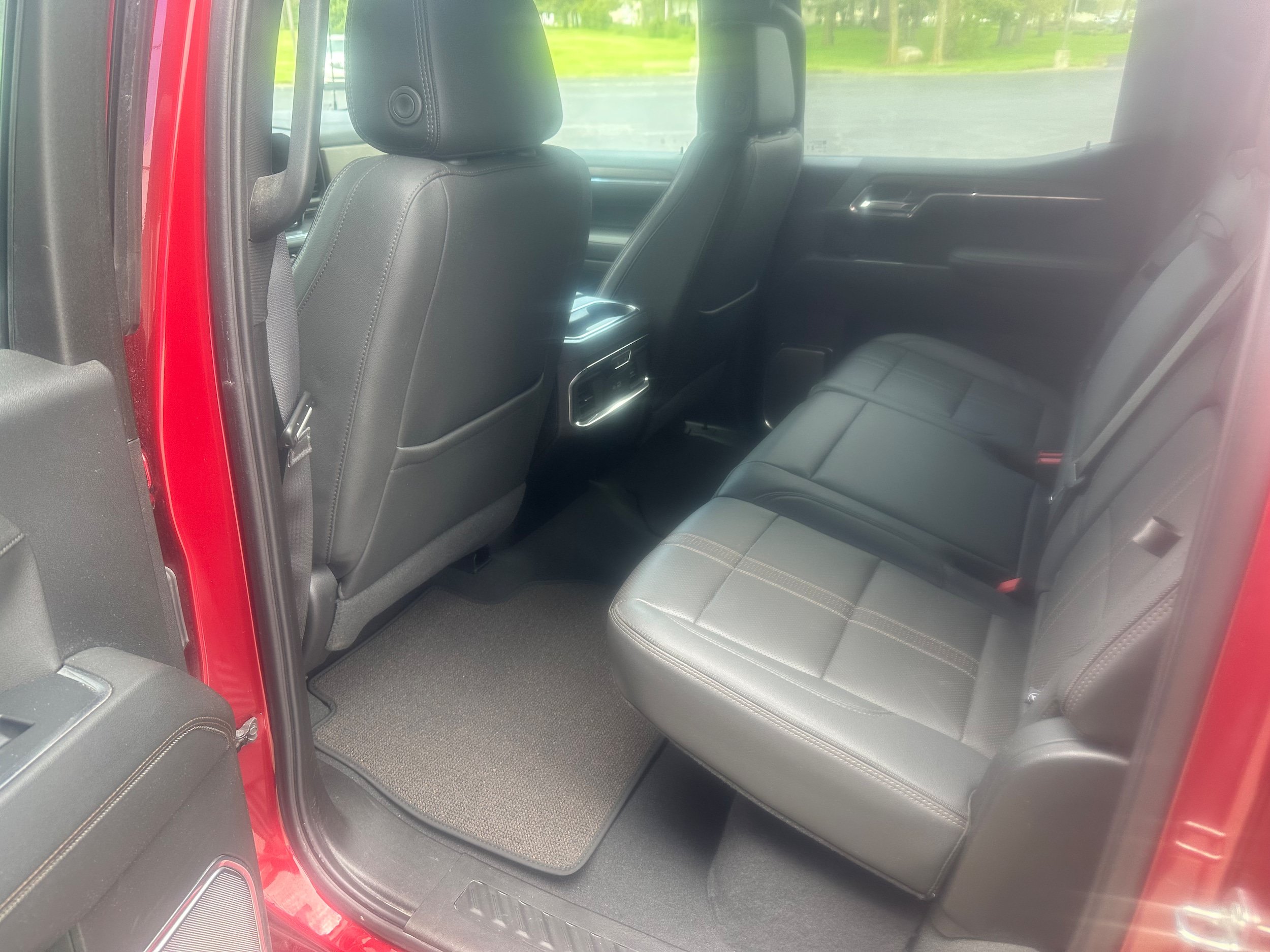 Used 2024 Chevrolet Silverado 1500 High Country w/ Technology Package AWD/4WD image 22