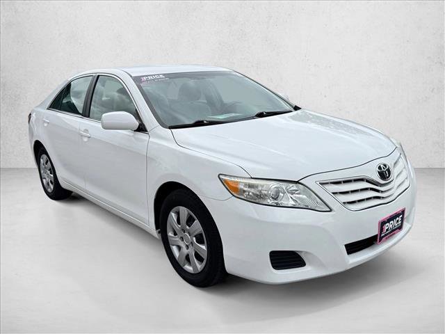 Used 2011 Toyota Camry LE FWD image 3