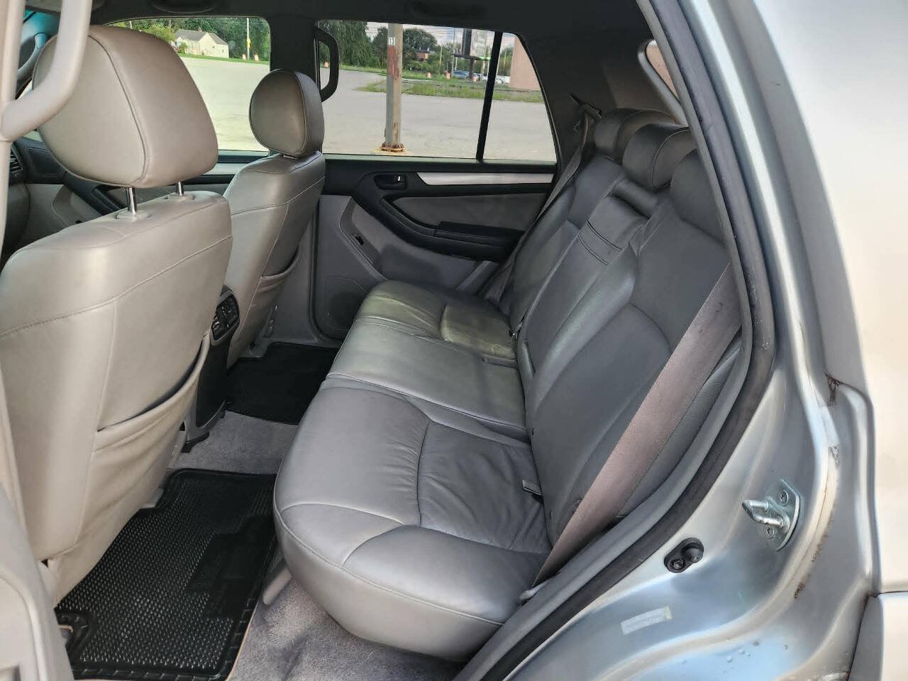 Used 2005 Toyota 4Runner SR5 AWD/4WD image 12