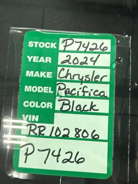 Certified 2024 Chrysler Pacifica Premium FWD image 31