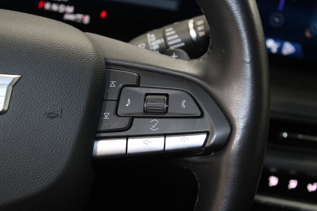 Used 2024 Cadillac XT4 Premium Luxury image 36