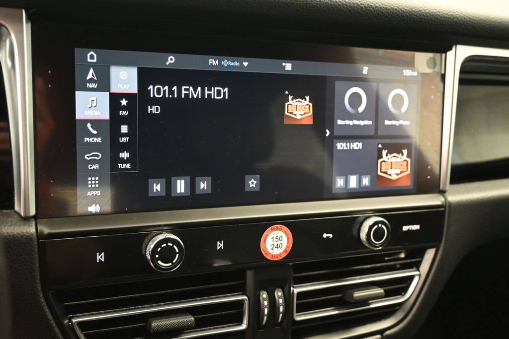 Used 2023 Porsche Macan AWD/4WD image 15