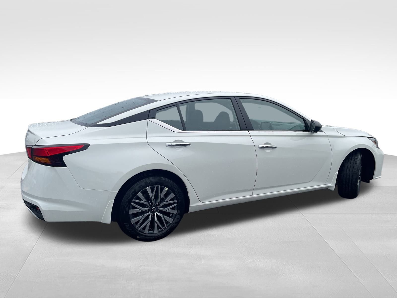 New 2025 Nissan Altima 2.5 SV image 8