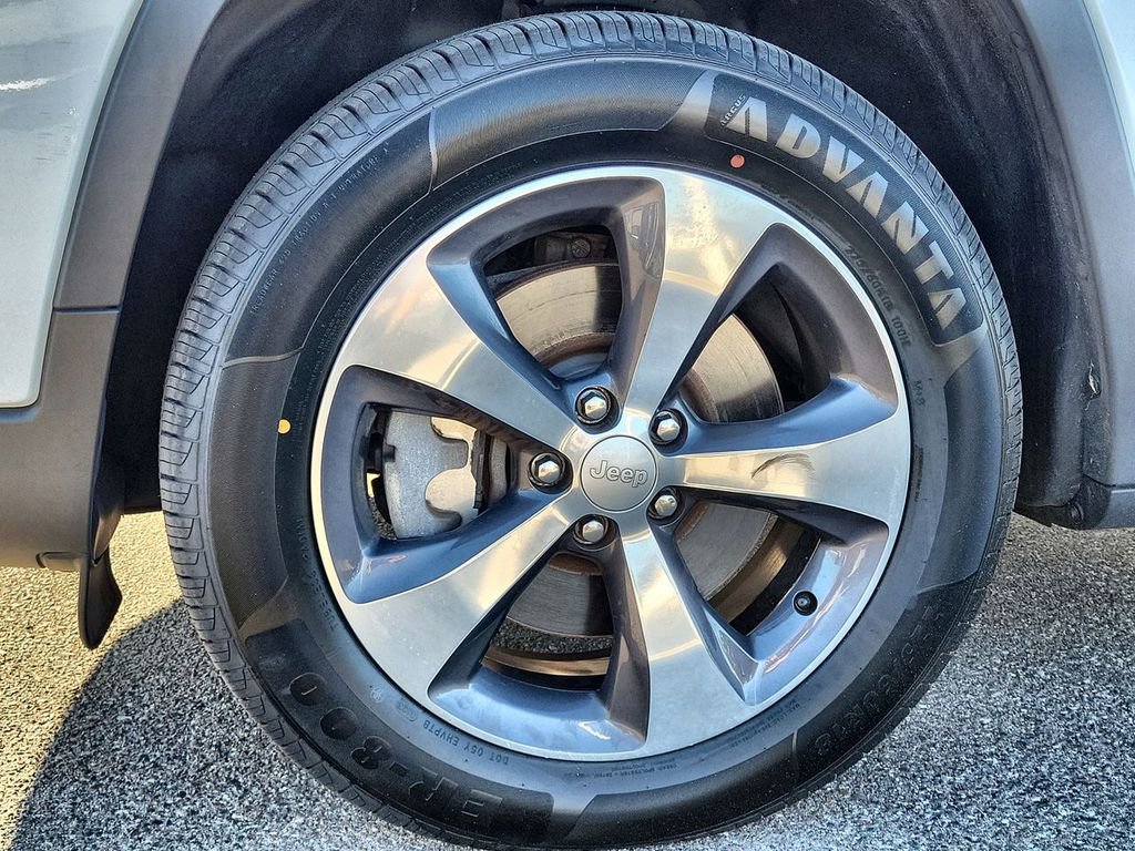 Used 2019 Jeep Cherokee Limited image 11