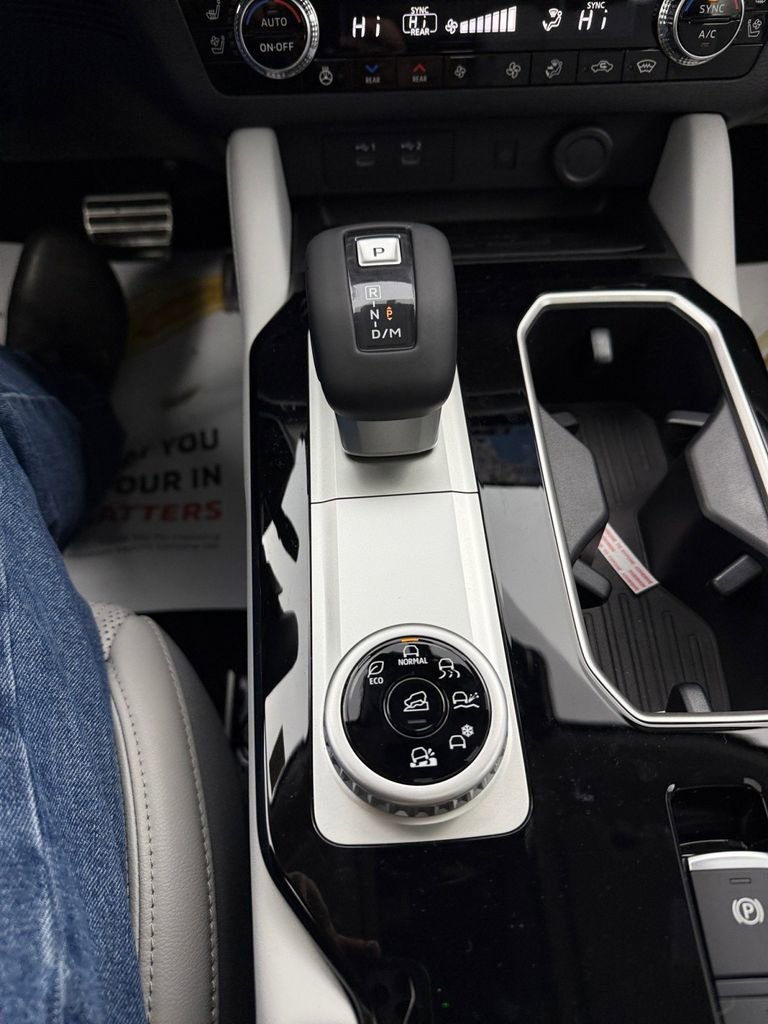 New 2026 Mitsubishi Outlander SEL image 21