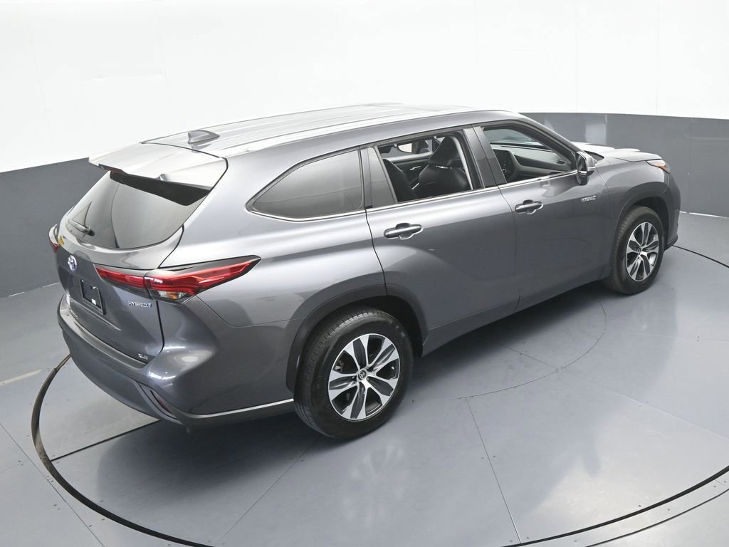 Used 2021 Toyota Highlander XLE FWD image 51