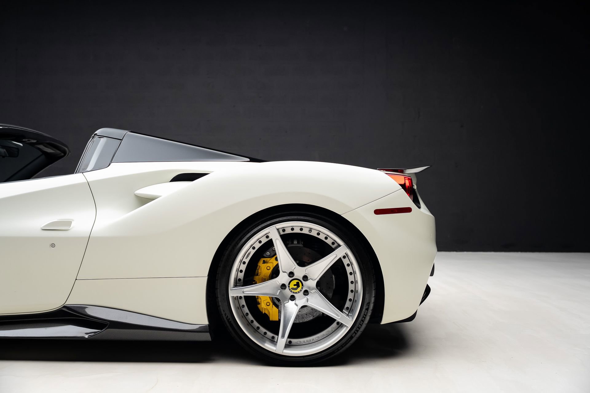 Used 2016 Ferrari 488 Spider RWD image 23