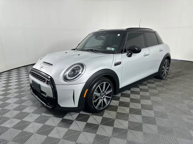 Used 2023 MINI Cooper S image 1