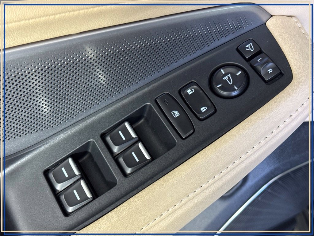 Used 2025 Acura MDX w/ Technology Package FWD image 27