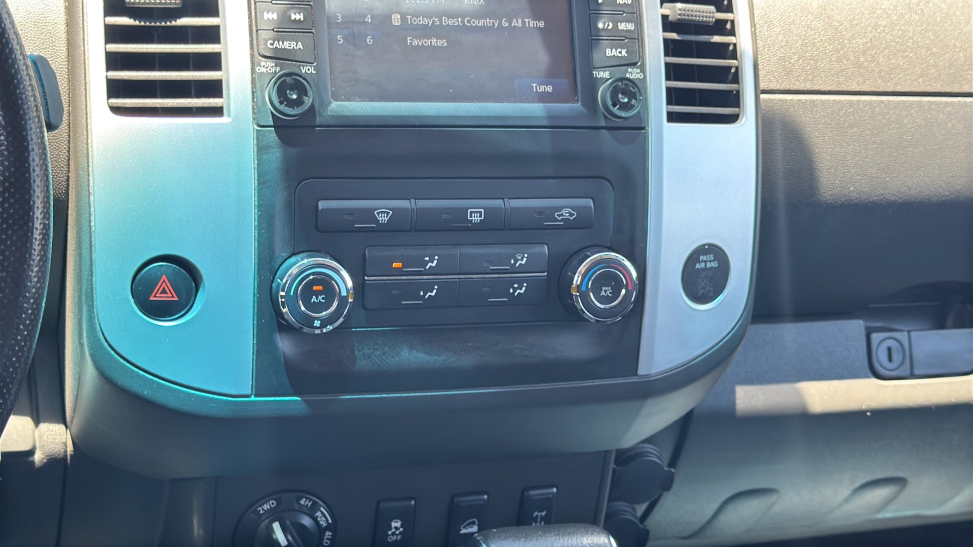 Used 2013 Nissan Xterra PRO-4X AWD/4WD image 28