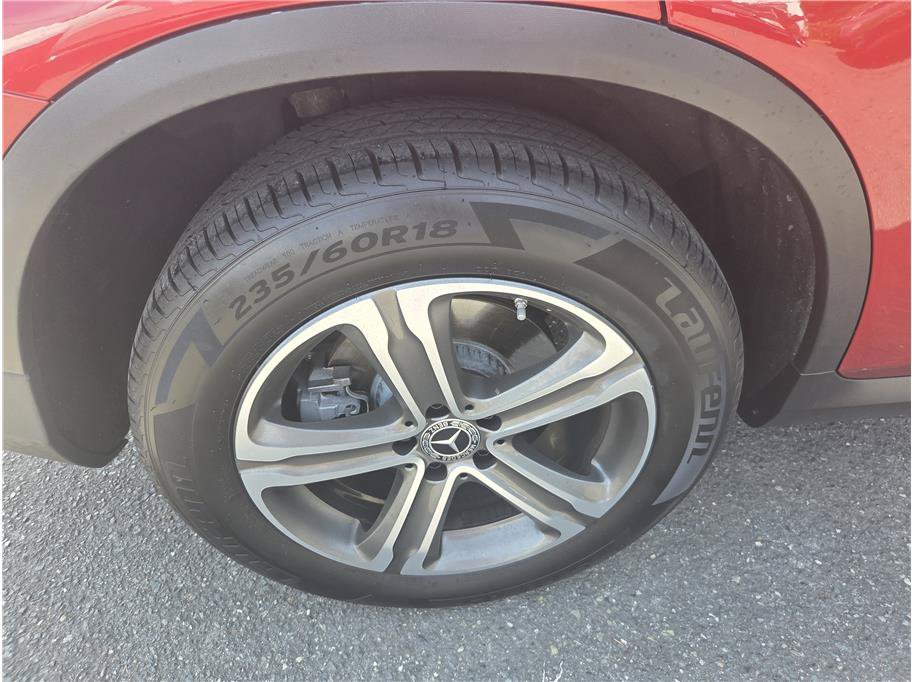 Used 2017 Mercedes-Benz GLC 300 4MATIC image 9