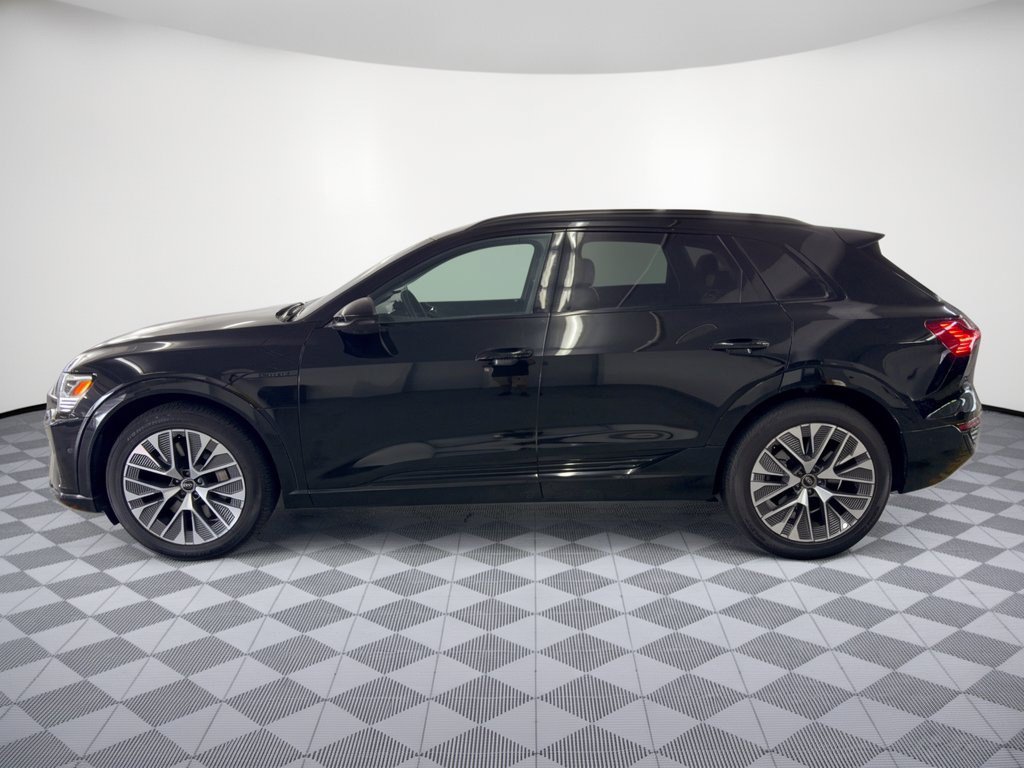 Used 2024 Audi Q8 e-tron Premium Plus w/ Prestige Package AWD/4WD image 2