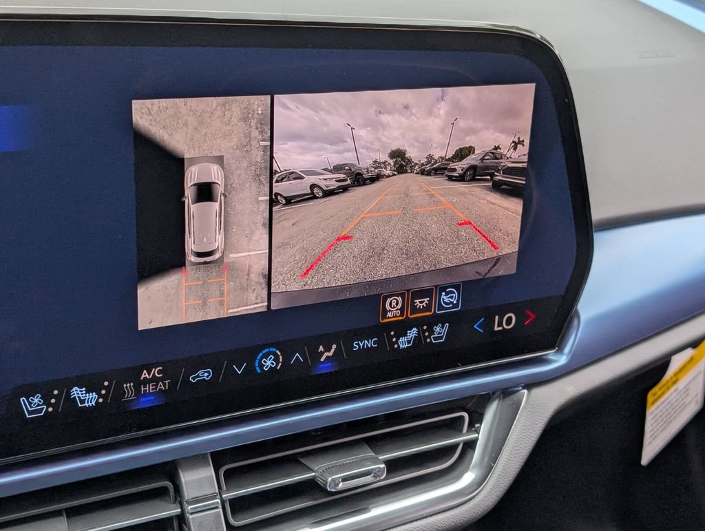 New 2026 Chevrolet Equinox EV LT w/ Convenience Package II FWD image 11